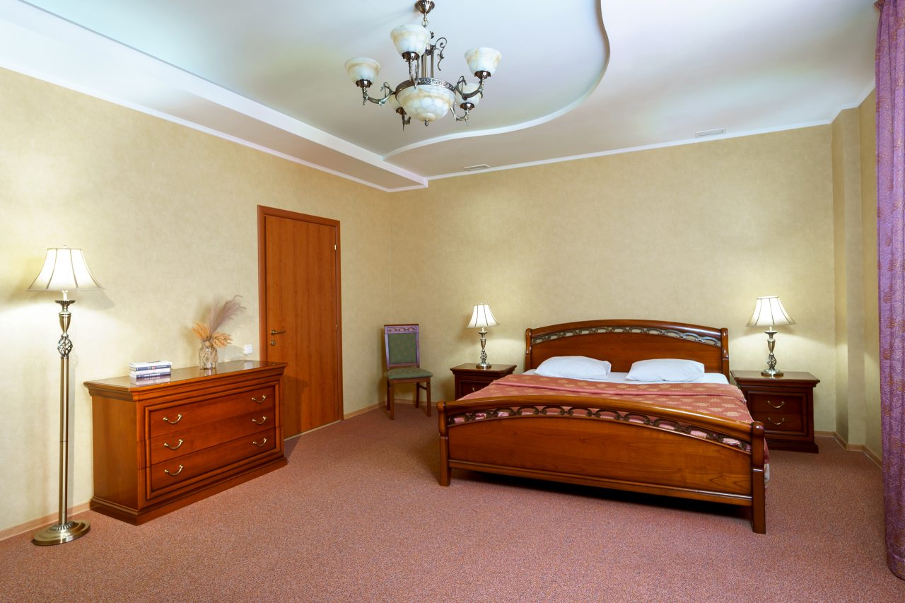 Люкс, Гостиница Европа