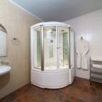 Люкс, Гостиница Европа