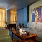 Люкс, Гостиница Европа