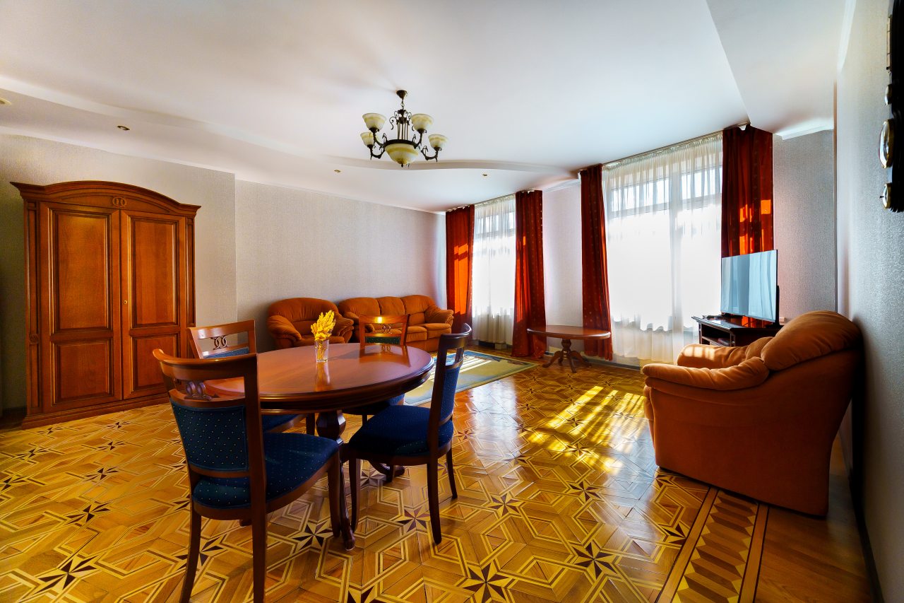 Апартаменты, Гостиница Европа