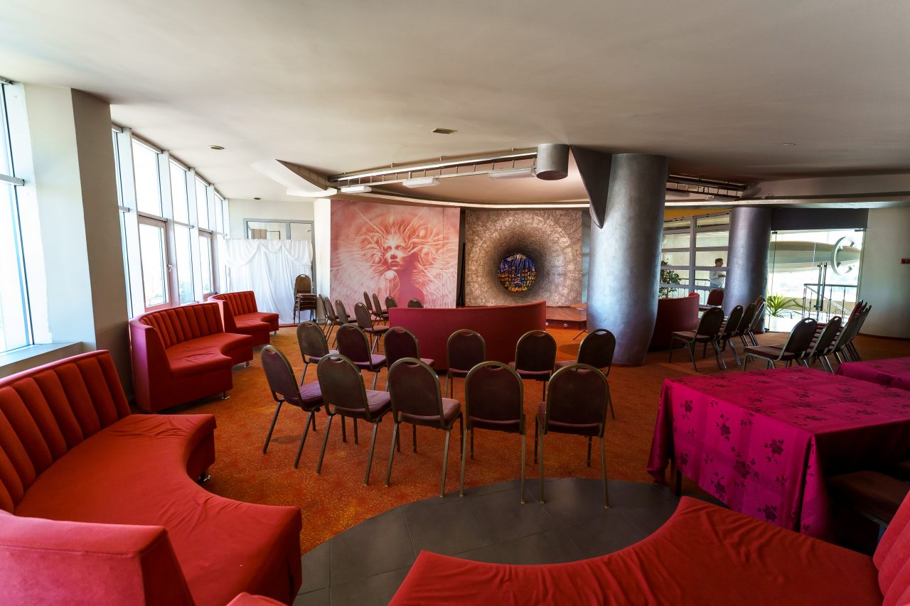 Конференц-зал, Гостиница Европа