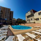 Открытый плавательный бассейн, Гостиница Европа