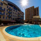 Открытый плавательный бассейн, Гостиница Европа