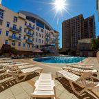 Открытый плавательный бассейн, Гостиница Европа