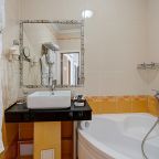 De Luxe (Улучшенный, С джакузи), Гостиница Губернаторъ