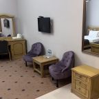 Полулюкс, Гостиница Губернаторъ
