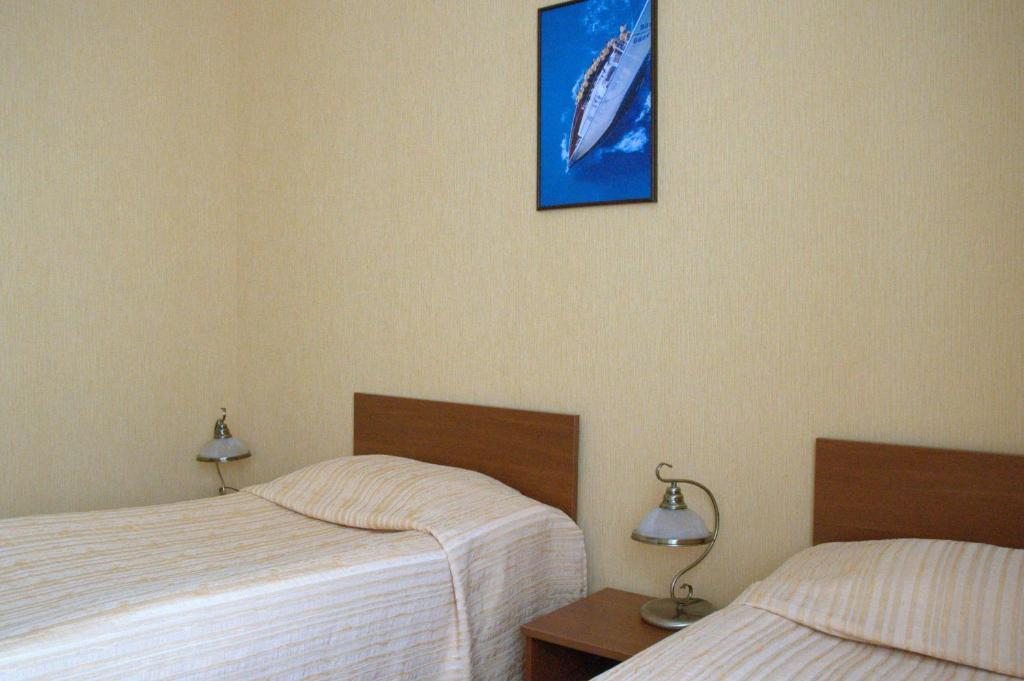 Двухместный (Двухместный номер эконом-класса с 1 кроватью или 2 отдельными кроватями) отеля Бригантина, Рыбинск