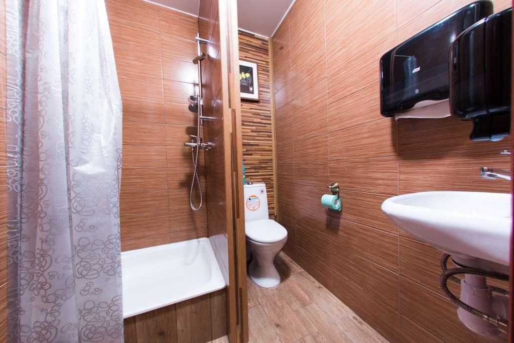 Двухместный (Двухместный номер с 1 кроватью с собственной ванной комнатой) отеля УютРумS, Санкт-Петербург