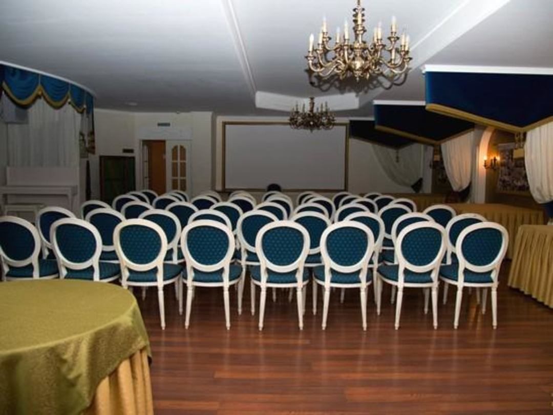 Конференц-зал, Ресторанно-гостиничный комплекс Поручикъ Голицынъ