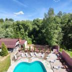 Бассейн, Гостиница Мона Лиза