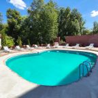 Открытый плавательный бассейн, Гостиница Мона Лиза