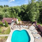 Сад, Гостиница Мона Лиза