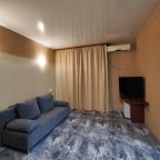 Полулюкс, Гостиница Мона Лиза