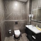 Полулюкс, Гостиница Мона Лиза