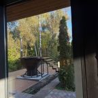 Купальня на открытом воздухе, Гостиница Мона Лиза