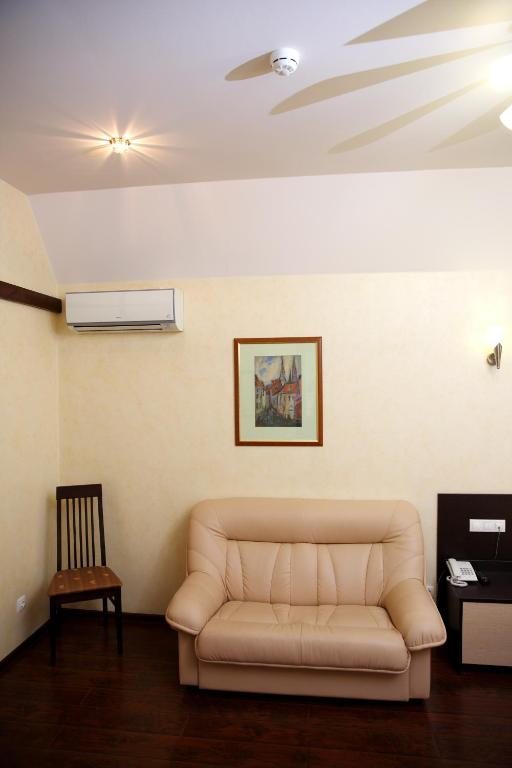 Двухместный (Улучшенный двухместный номер с 1 кроватью) гостевого дома Атриум, Ковров