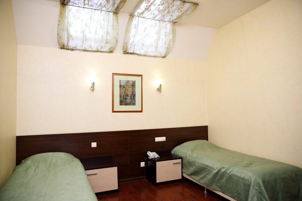 Двухместный (Улучшенный с 2 отдельными кроватями) гостевого дома Атриум, Ковров