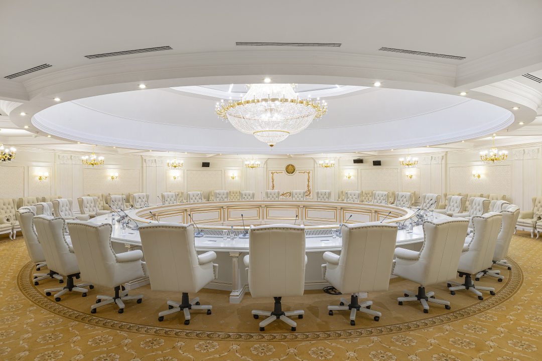 Круглый зал переговоров, Отель Президент