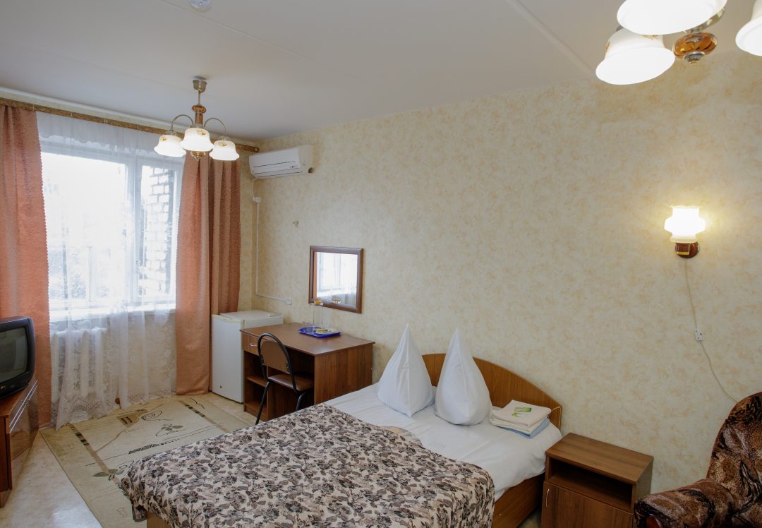 Двухместный (2-комнатный Стандарт) гостиницы Взлёт, Ахтубинск