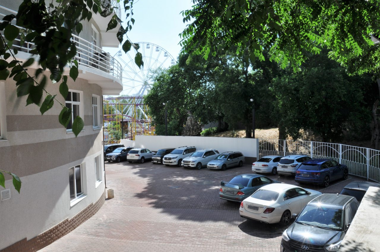 Автопарковка (50 парковочных мест)