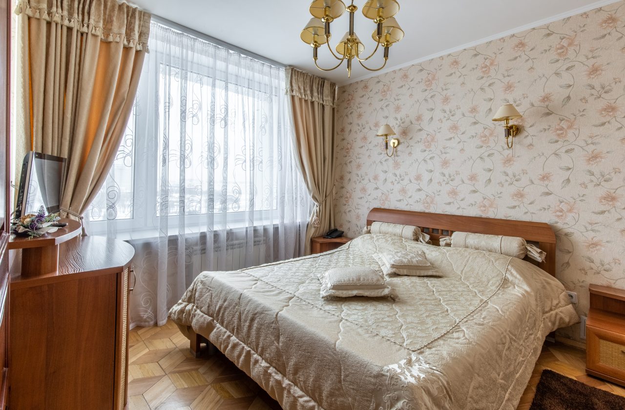 Апартаменты (Апартаменты), Гостиница Планета