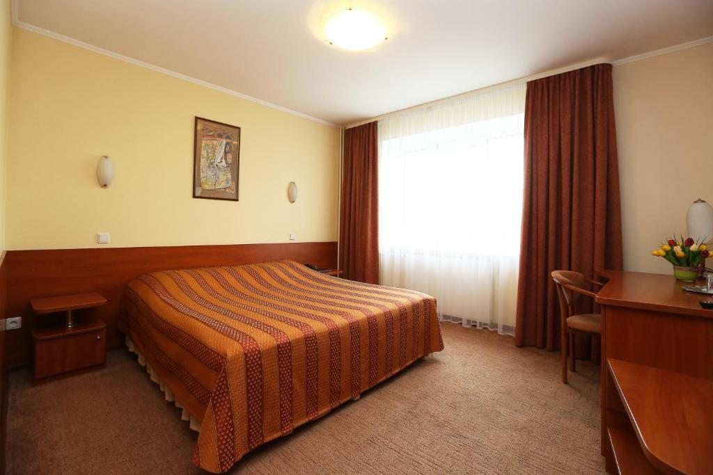 Двухместный (Улучшенный двухместный номер с 1 кроватью) отеля Спутник, Минск