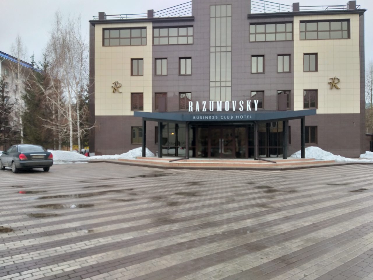 Парковка, Отель Разумовский