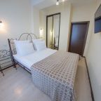 Полулюкс (Плюс), Гостиничный комплекс Европа