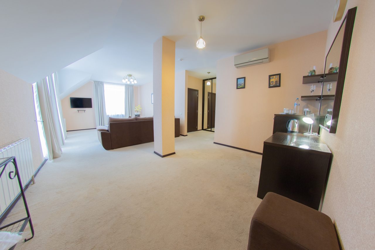 Люкс, Гостиничный комплекс Европа