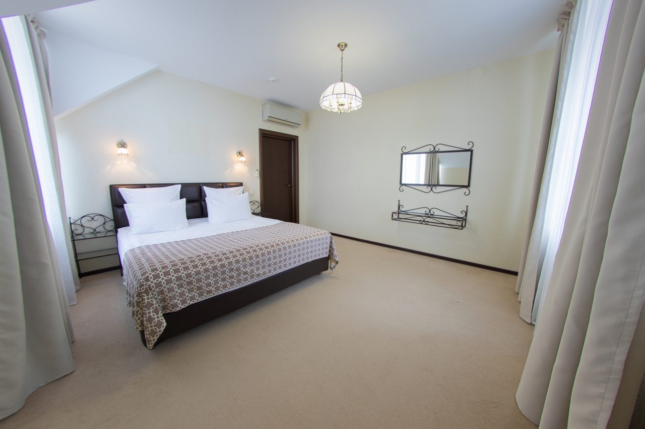 Люкс, Гостиничный комплекс Европа