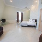 De Luxe, Гостиничный комплекс Европа