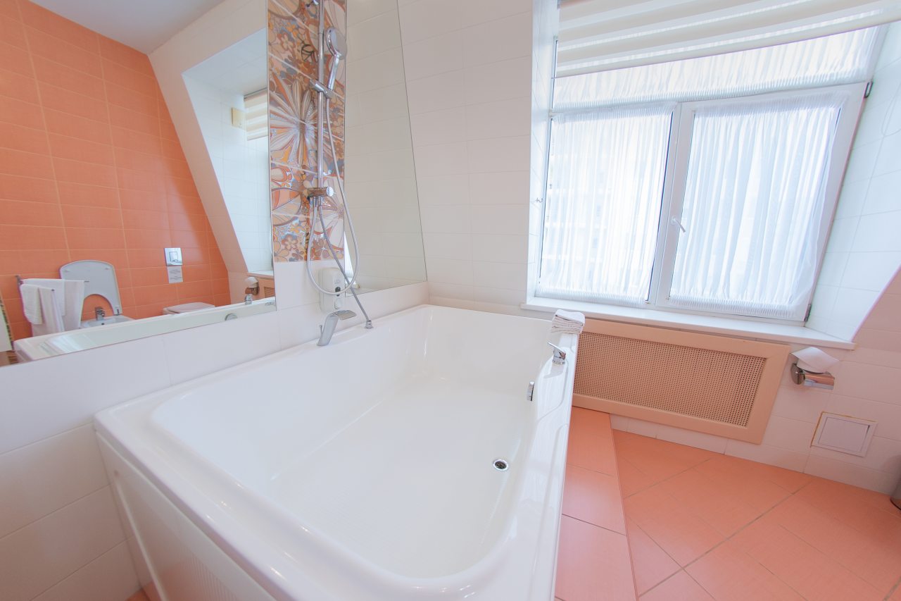 De Luxe, Гостиничный комплекс Европа