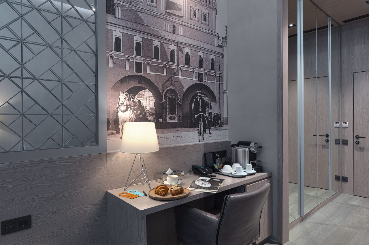 De Luxe (Делюкс), Отель PR Myasnitsky