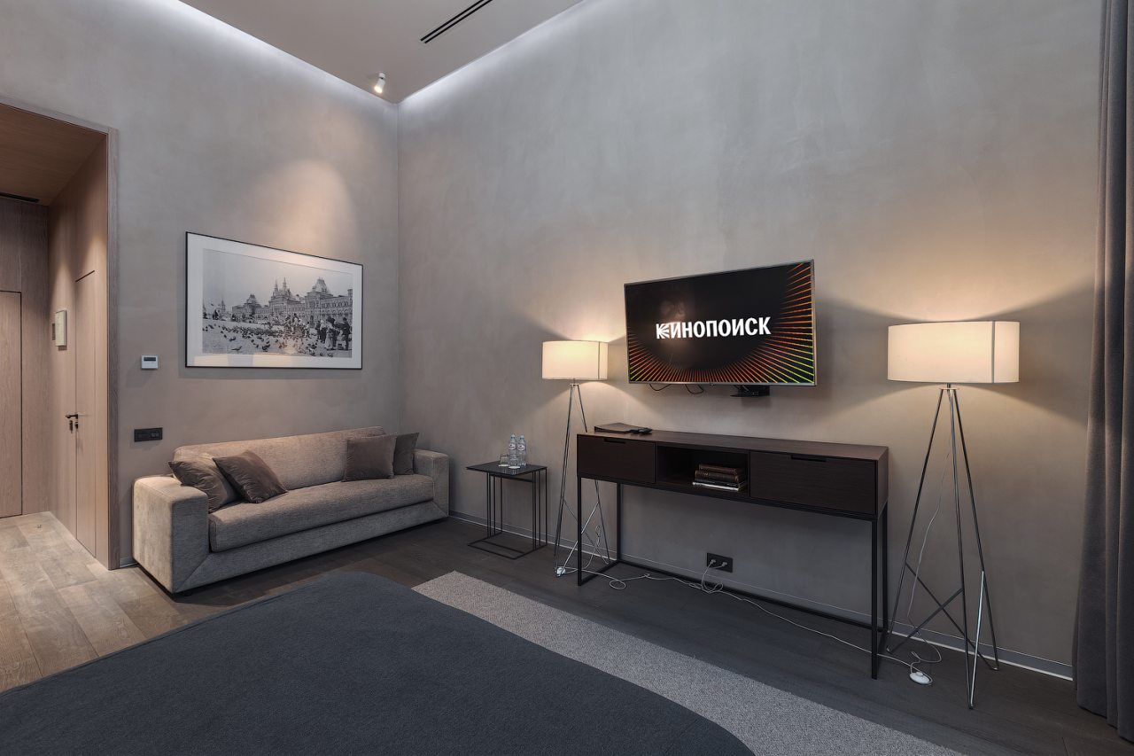 De Luxe (Делюкс), Отель PR Myasnitsky