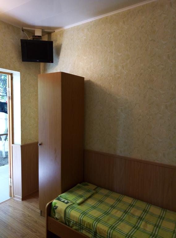Двухместный (Бюджетный двухместный номер с 2 отдельными кроватями) гостевого дома Эконом, Кабардинка