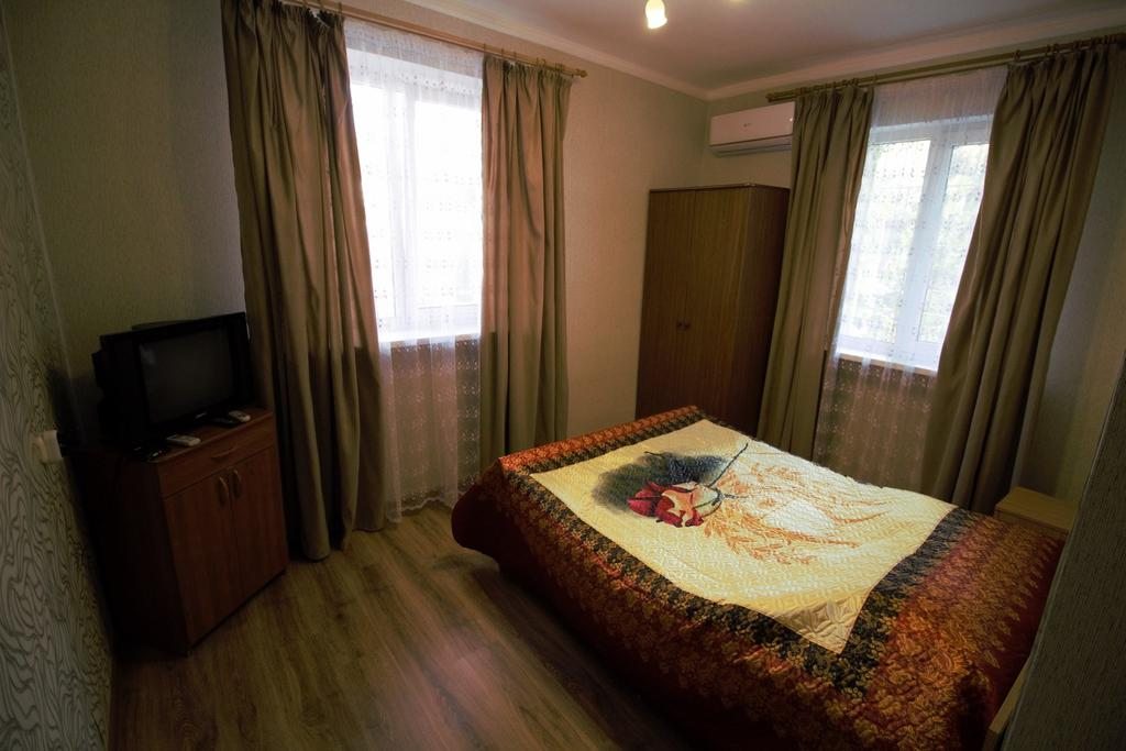 Двухместный (Бюджетный двухместный номер с 1 кроватью) гостевого дома Виноградная лоза, Дивноморское