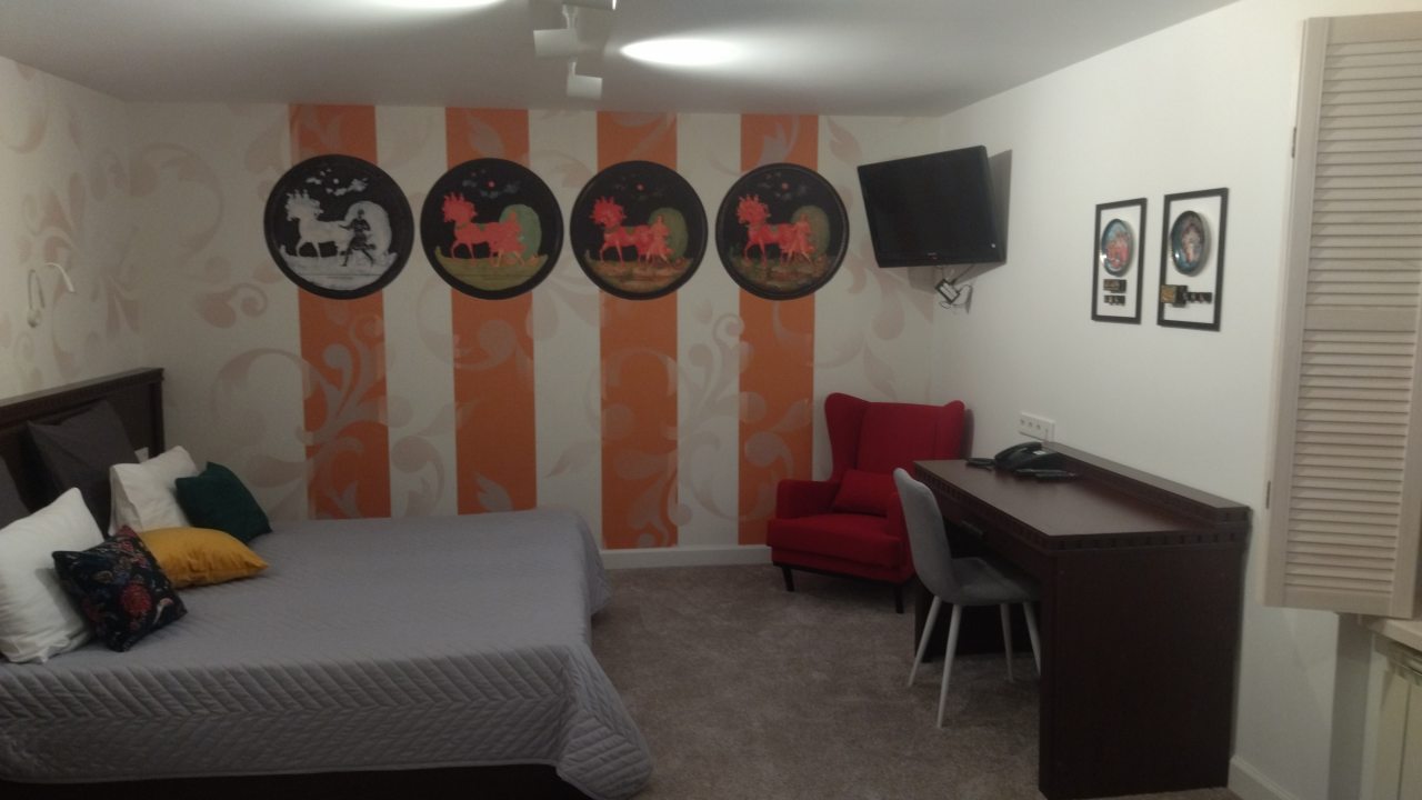 Трёхместный и более (С двуспальной кроватью и двухместным диваном), Мини-отель Дом Ученых