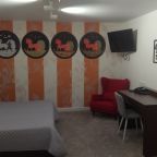 Трёхместный и более (С двуспальной кроватью и двухместным диваном), Мини-отель Дом Ученых