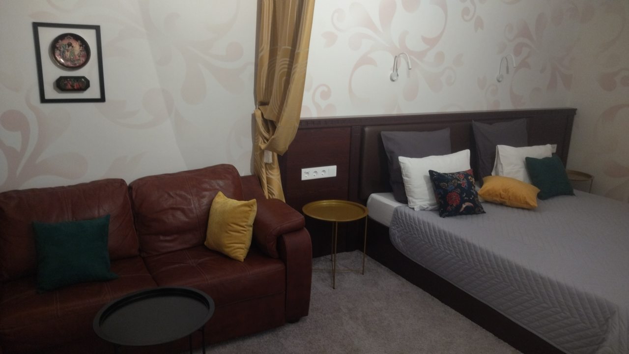 Трёхместный и более (С двуспальной кроватью и двухместным диваном), Мини-отель Дом Ученых