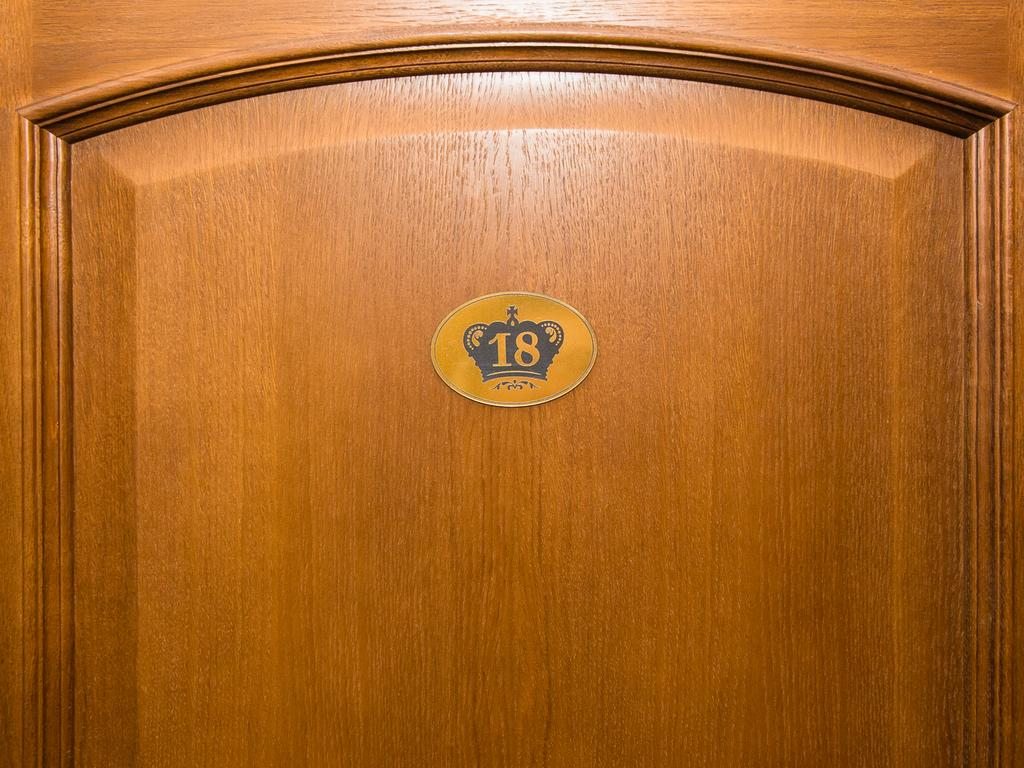 Двухместный (Улучшенный двухместный номер с 1 кроватью) отеля Корона, Каменск-Шахтинский