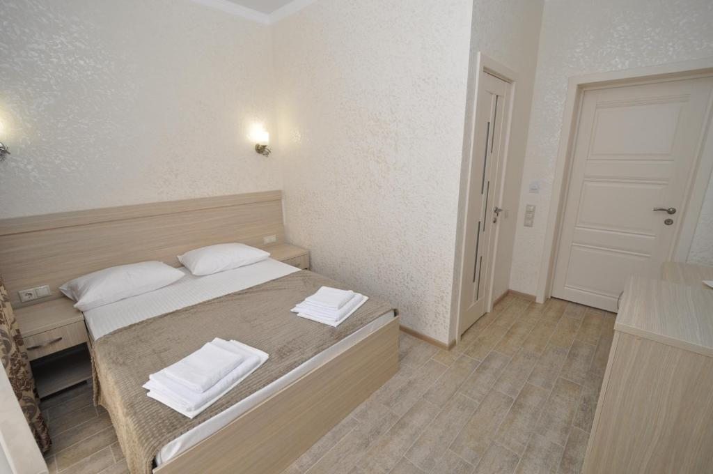 Двухместный (Стандартный двухместный номер с 1 кроватью или 2 отдельными кроватями) гостевого дома Легенда, Витязево