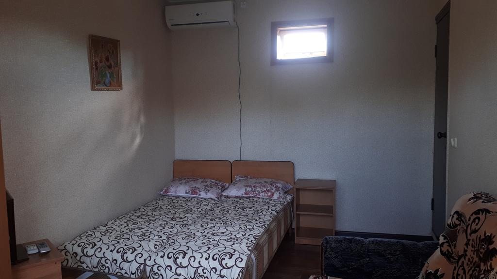 Двухместный (Улучшенный двухместный номер с 2 отдельными кроватями) мини-гостиницы На Тенгинской, 8, Лермонтово