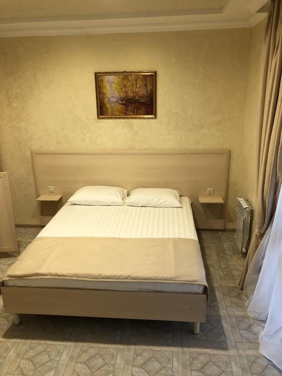 Двухместный (Улучшенный двухместный номер с 1 кроватью и балконом) отеля BOUTIQUE HOTEL GRAND ELITE, Лазаревское