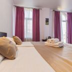 Полулюкс с балконом