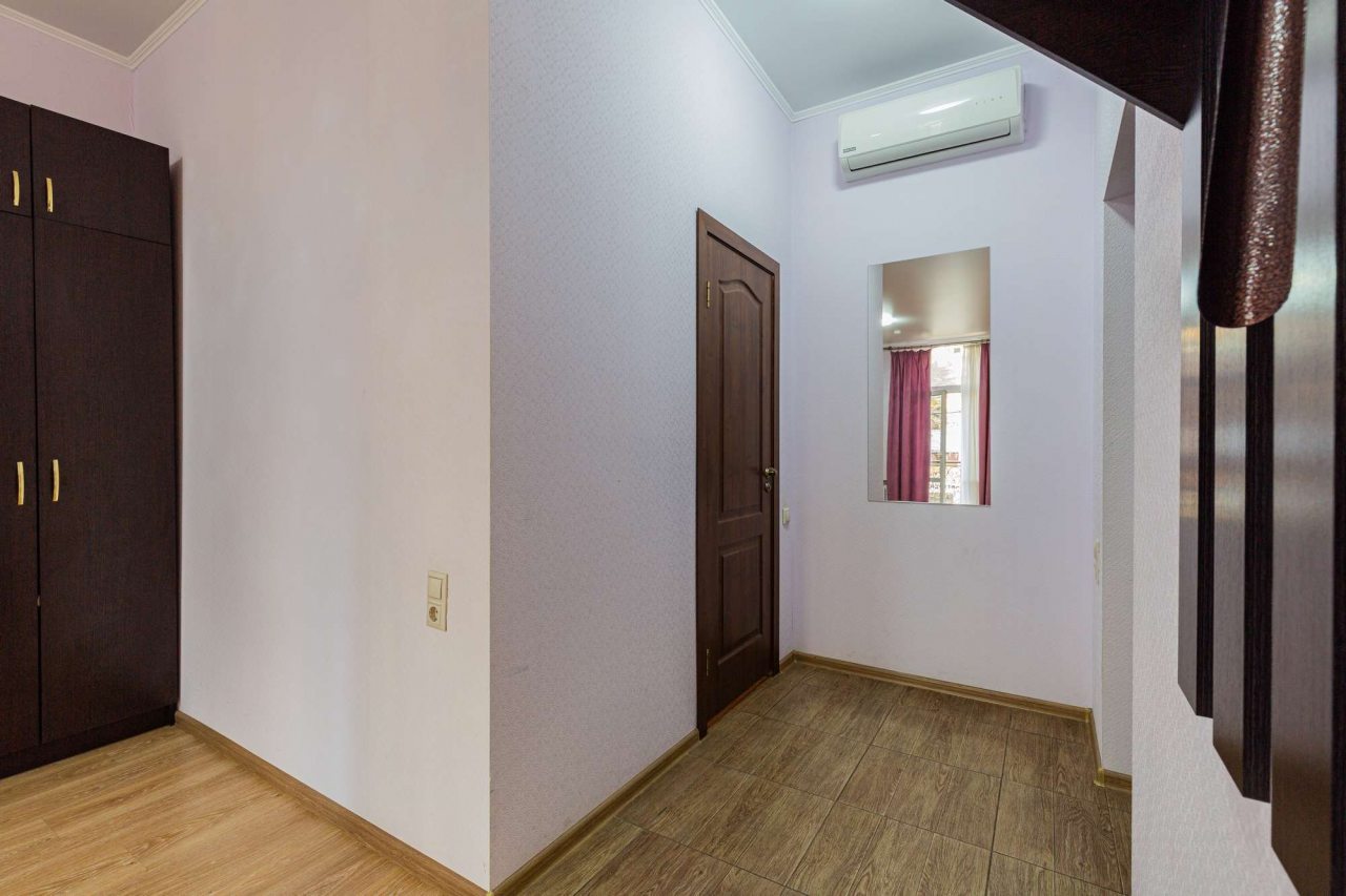 Полулюкс с балконом