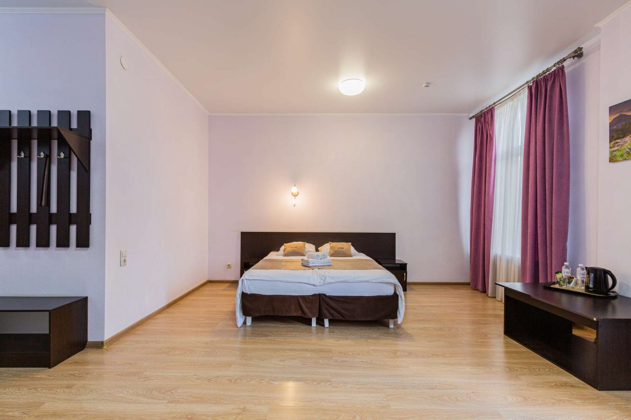 Полулюкс с балконом