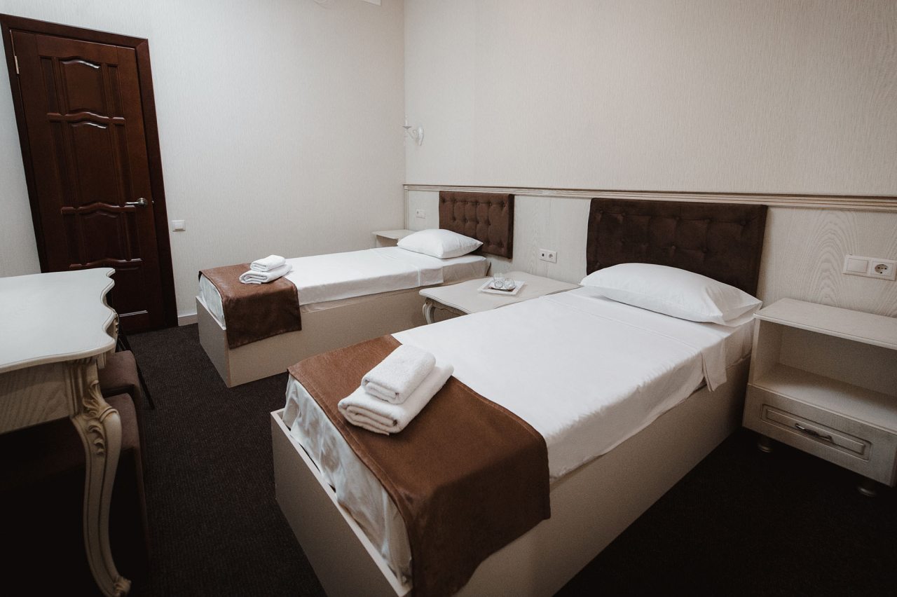 Двухместный (Эконом 2-я двумя раздельными кроватями(без окна)), Отель Кураж