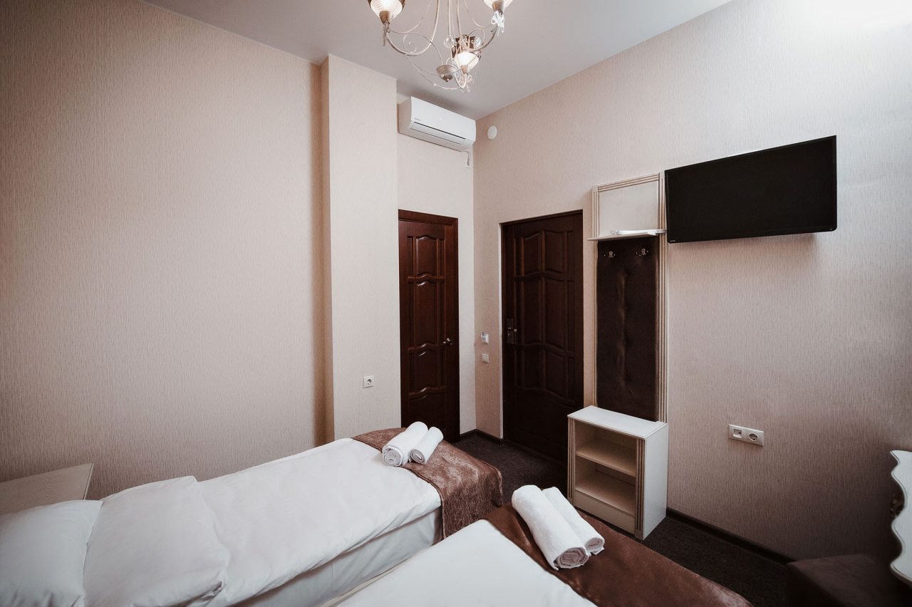 Двухместный (Эконом 2-я двумя раздельными кроватями(без окна)), Отель Кураж