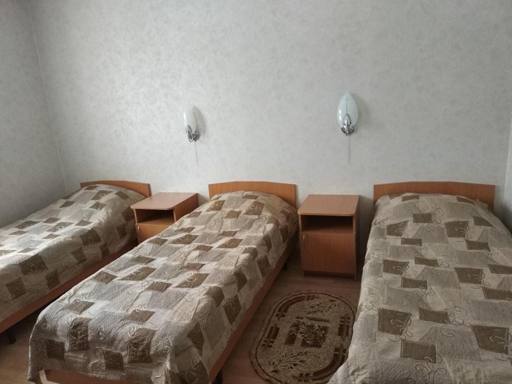 Трехместный (Трехместный номер с собственной ванной комнатой) мотеля Залужье 365, Смоленск