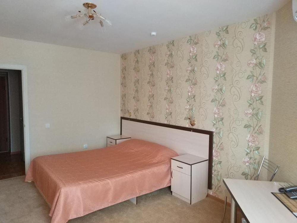 Двухместный (Улучшенный двухместный номер с 1 кроватью) мотеля Залужье 365, Смоленск